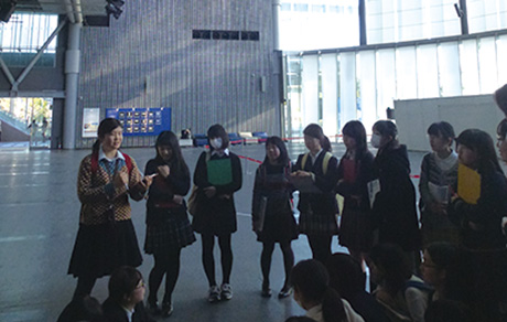女子部中学・高校の年間行事：日本科学未来館見学