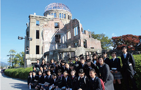 女子部中学・高校の年間行事：広島研修旅行